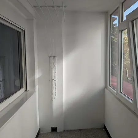 Lazur Apartment *